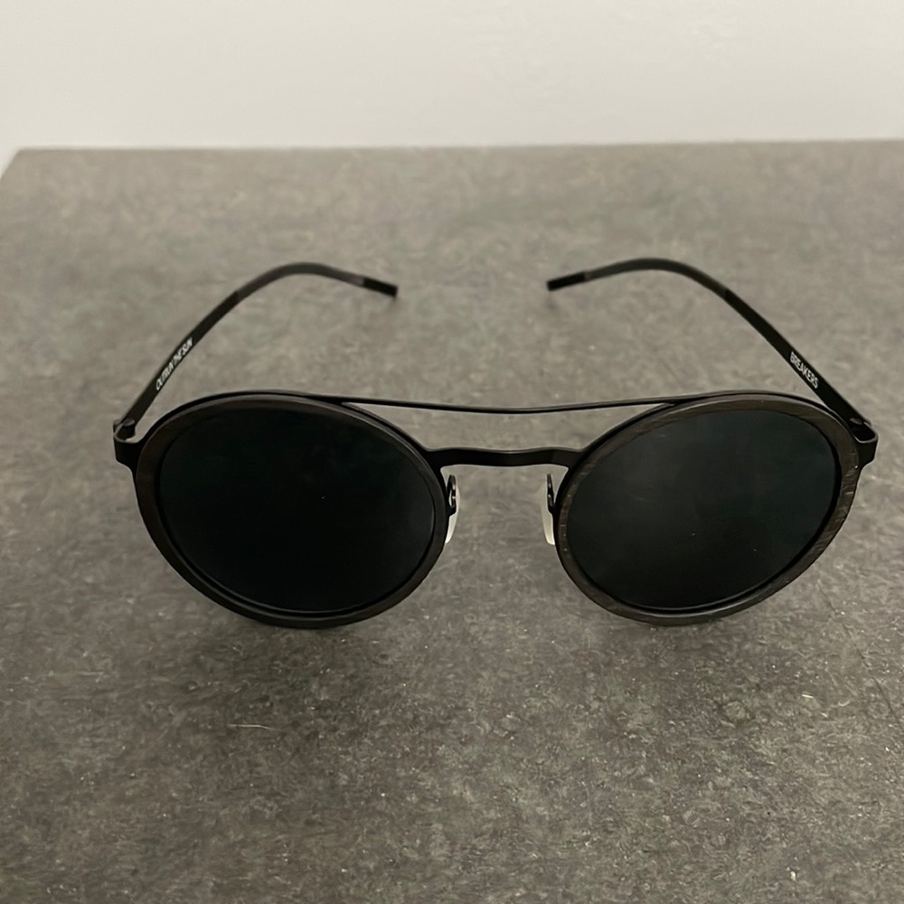 Preloved Breakers outrun the sun lightweight sunglasses